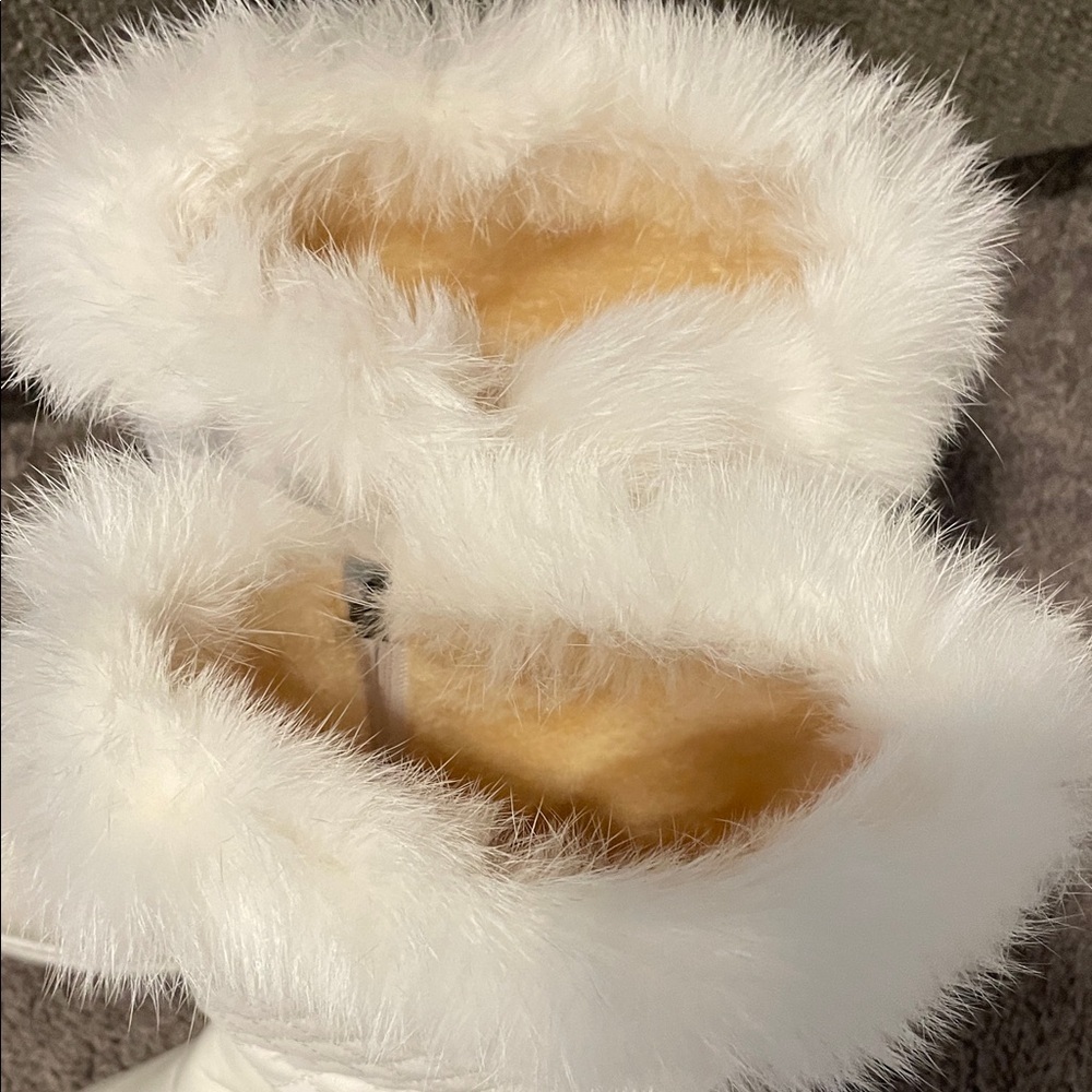White Quilted Fur Trim Boots - Picture 6 of 10